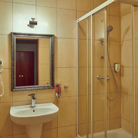 여관 Srebrna Gora 2*